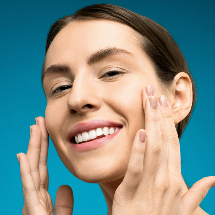 Viso donna senza rughe